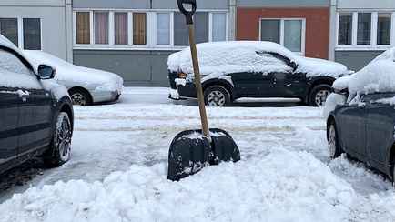 Белорусы придумали шлагбаумы для тех, кто не чистит место на парковке – «Уже не знаю, как бороться»