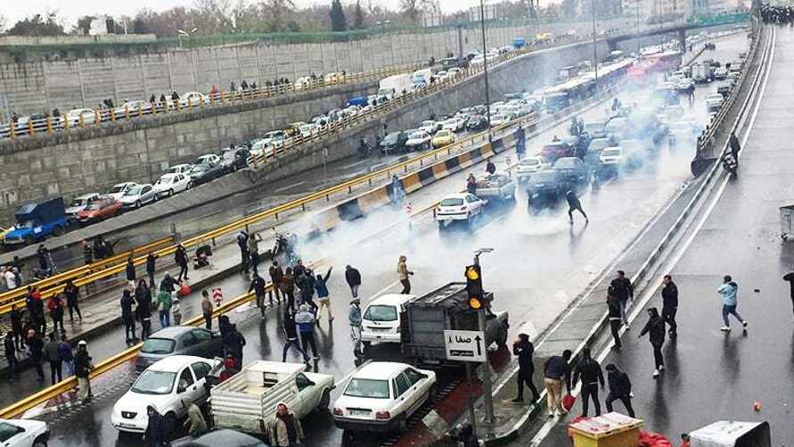 Аятолла Хаменеи приготовился к побегу из Ирана в Россию - The Times