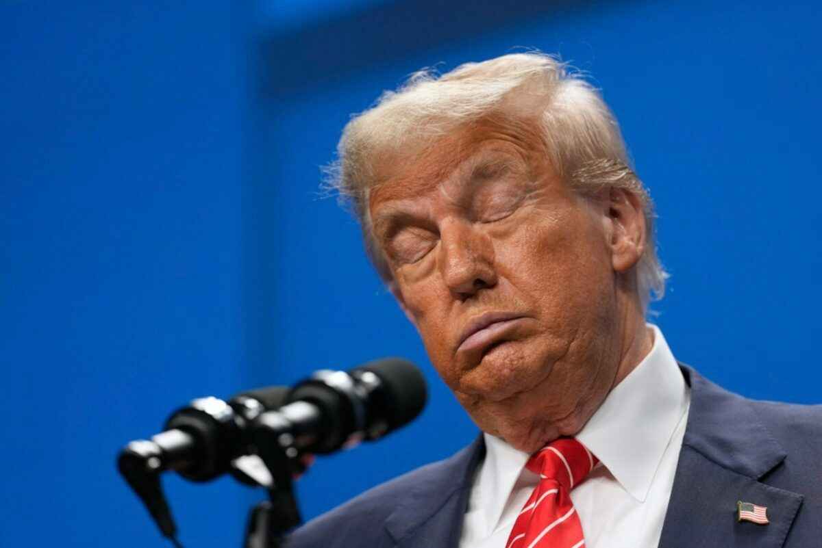 Психотерапевт объявил о прогрессирующей деменции у Трампа. Не сможет доработать президентский срок?