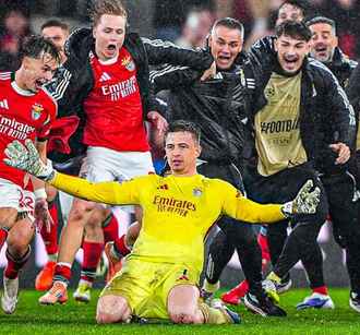 Украинский вратарь забил гол «Реалу» и вывел «Бенфику» в плей-офф ЛЧ