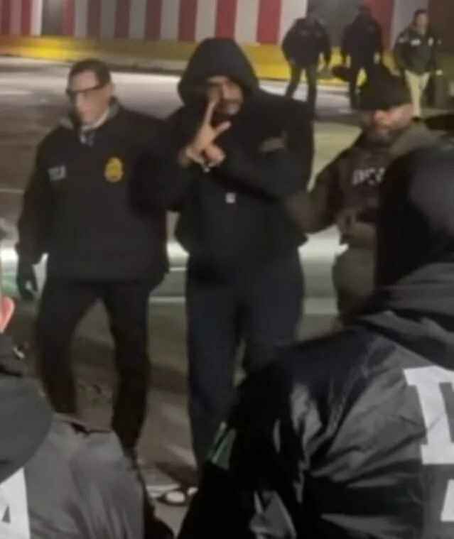 Мадуро доставили в тюрьму в Нью-Йорке и устроили фотосессию