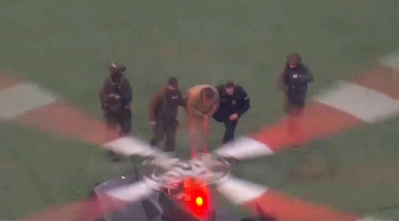 Для доставки Мадуро в суд использовали вертолет и бронеавтомобиль