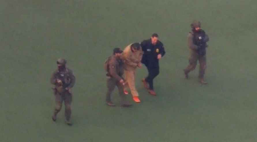 Для доставки Мадуро в суд использовали вертолет и бронеавтомобиль