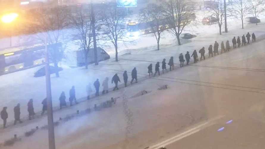 Минское метро поменяло на 9 января график