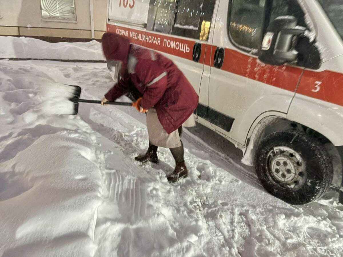 Белорусские медики позвали на помощь коллег из ЖКХ