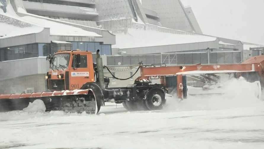 Минский аэропорт отчитался о "штатной работе" несмотря на задержки рейсов