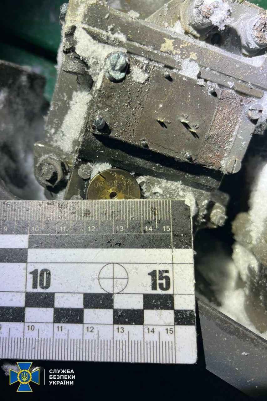 СБУ показала обломки Орешника, ударившего по Львову