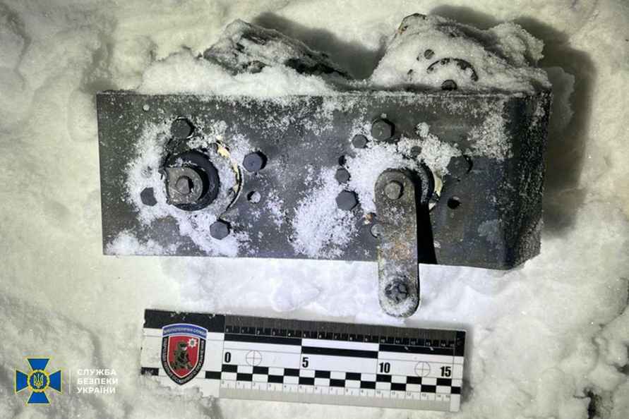 СБУ показала обломки Орешника, ударившего по Львову