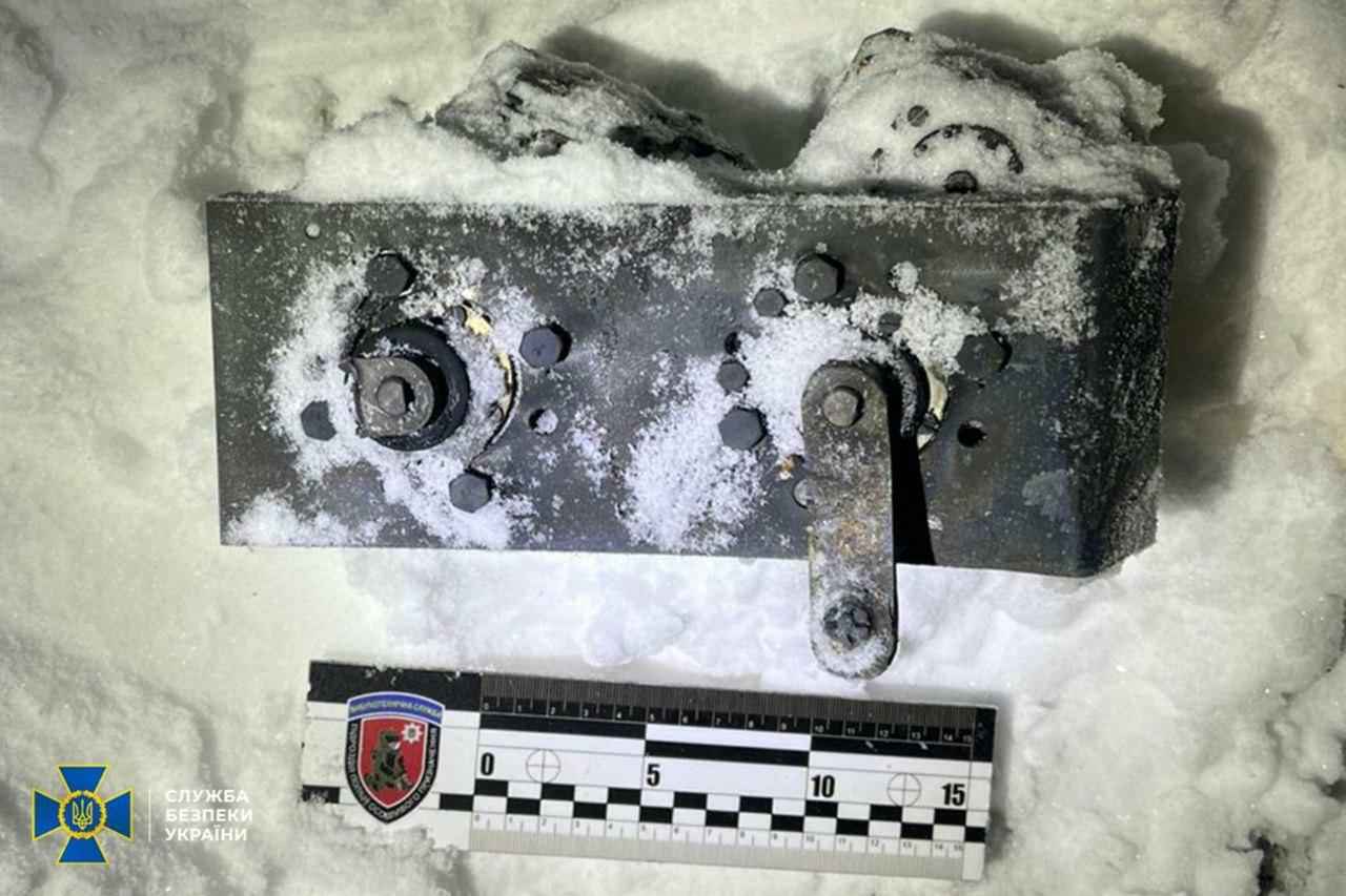 СБУ показала обломки Орешника, ударившего по Львову