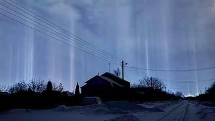 Эксперты объяснили «загадочные» световые столбы в Бресте и Минске