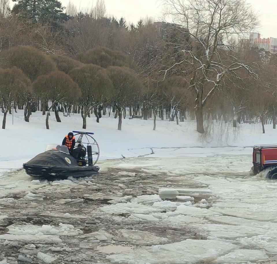 Под Минском нашли в ледяной воде тело девушки