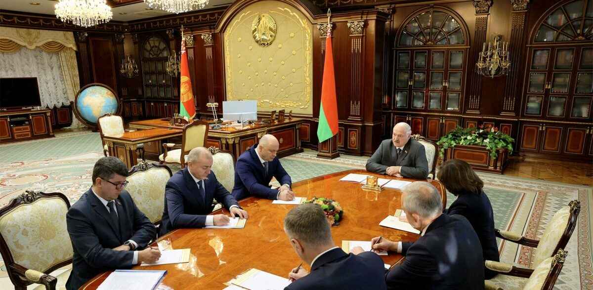 Лукашенко призвал вернутся к советской практике в районах Беларуси