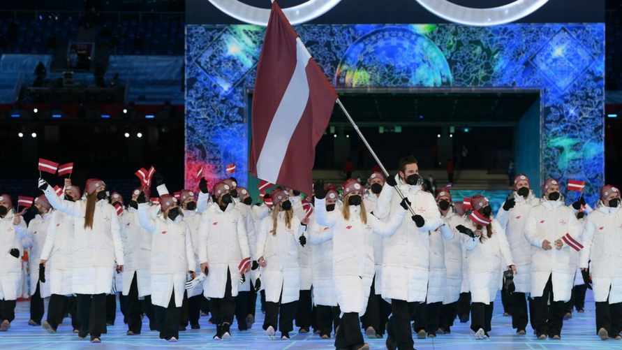 Латвийским спортсменам запретили обниматься и целоваться с белорусскими