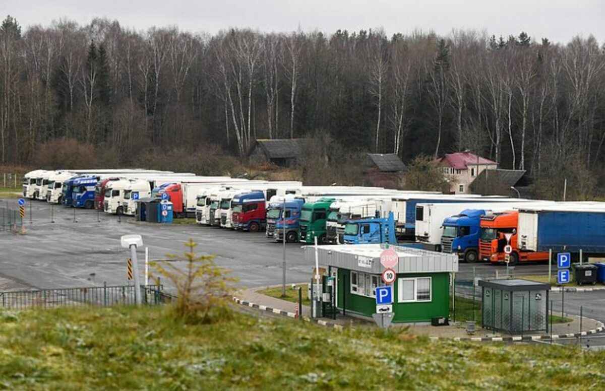 Сколько литовских фур выехало из Беларуси? В Вильнюсе назвали взаимоисключающие цифры