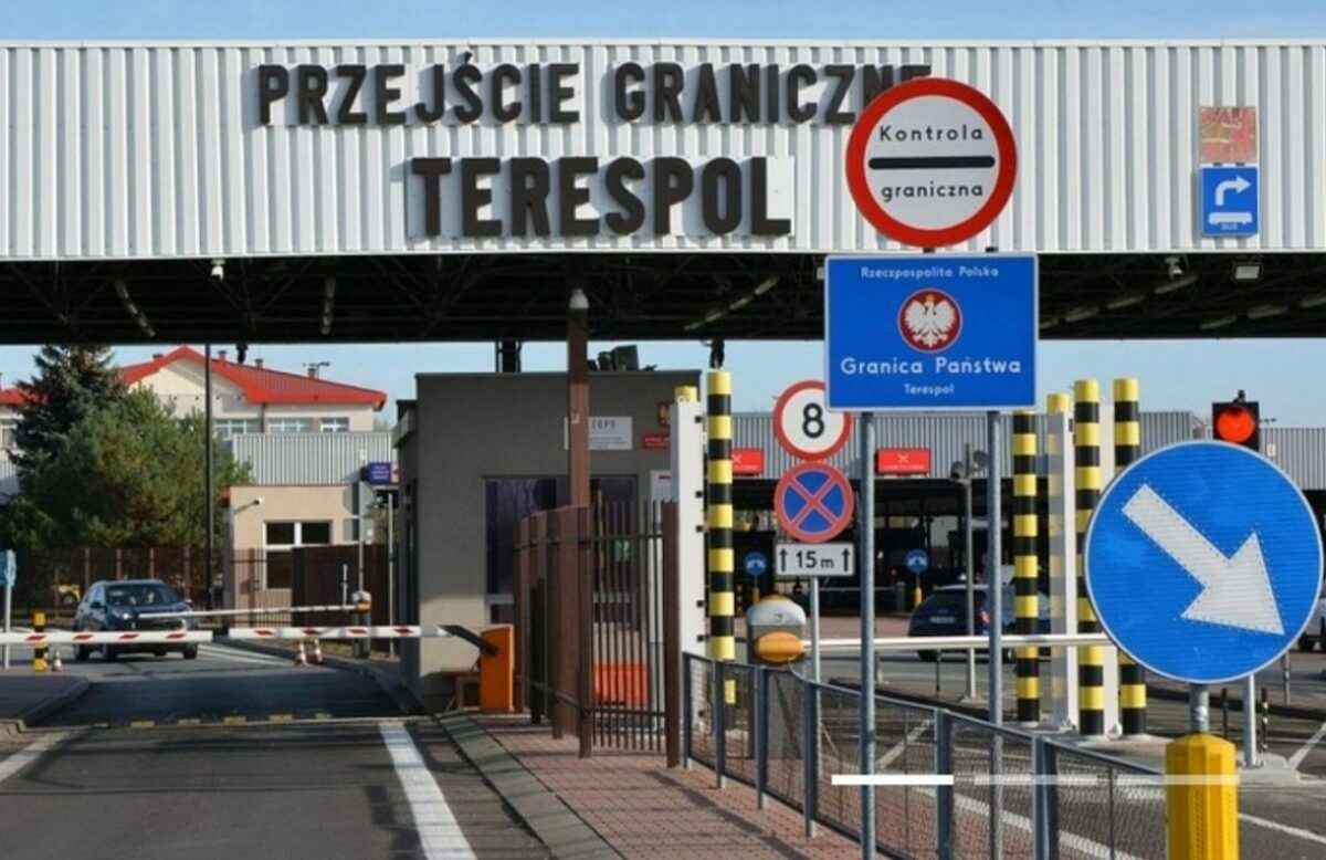 Именно столько белорусов выдворили из Польши в 2025 году. И дело совсем не в политике