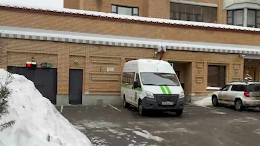 Судебные приставы выселили Долину из квартиры