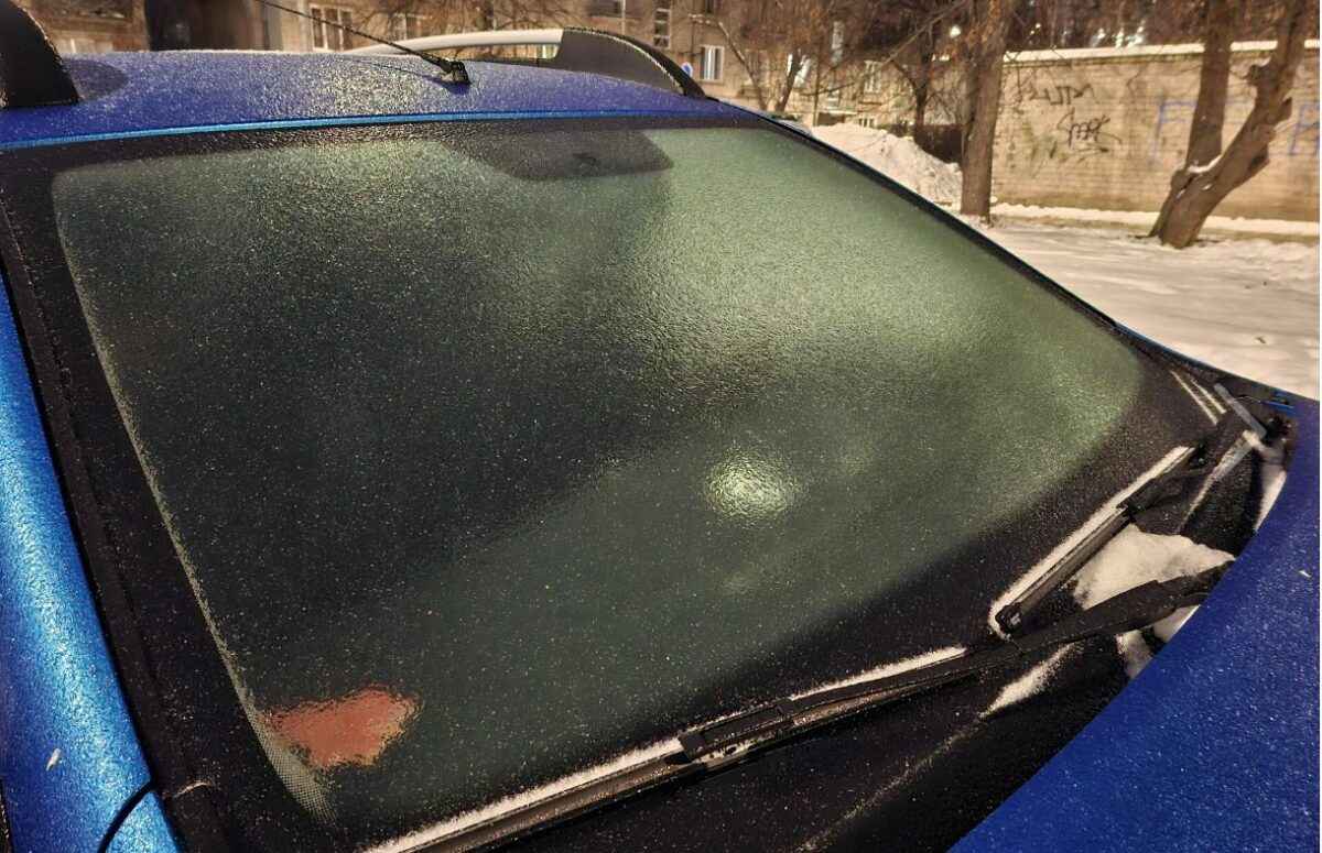 Литву накрыл переохлажденный дождь — машины обмерзают мгновенно. Тоже ждёт и белорусов?