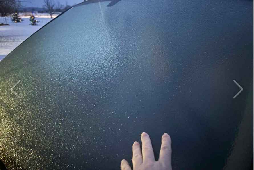 Литву накрыл переохлажденный дождь — машины обмерзают мгновенно. Тоже ждёт и белорусов?