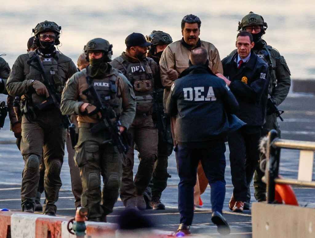 Для доставки Мадуро в суд использовали вертолет и бронеавтомобиль