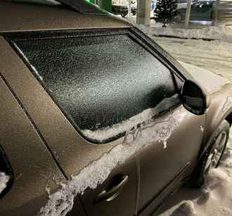 Литву накрыл переохлажденный дождь — машины обмерзают мгновенно. Тоже ждёт и белорусов?