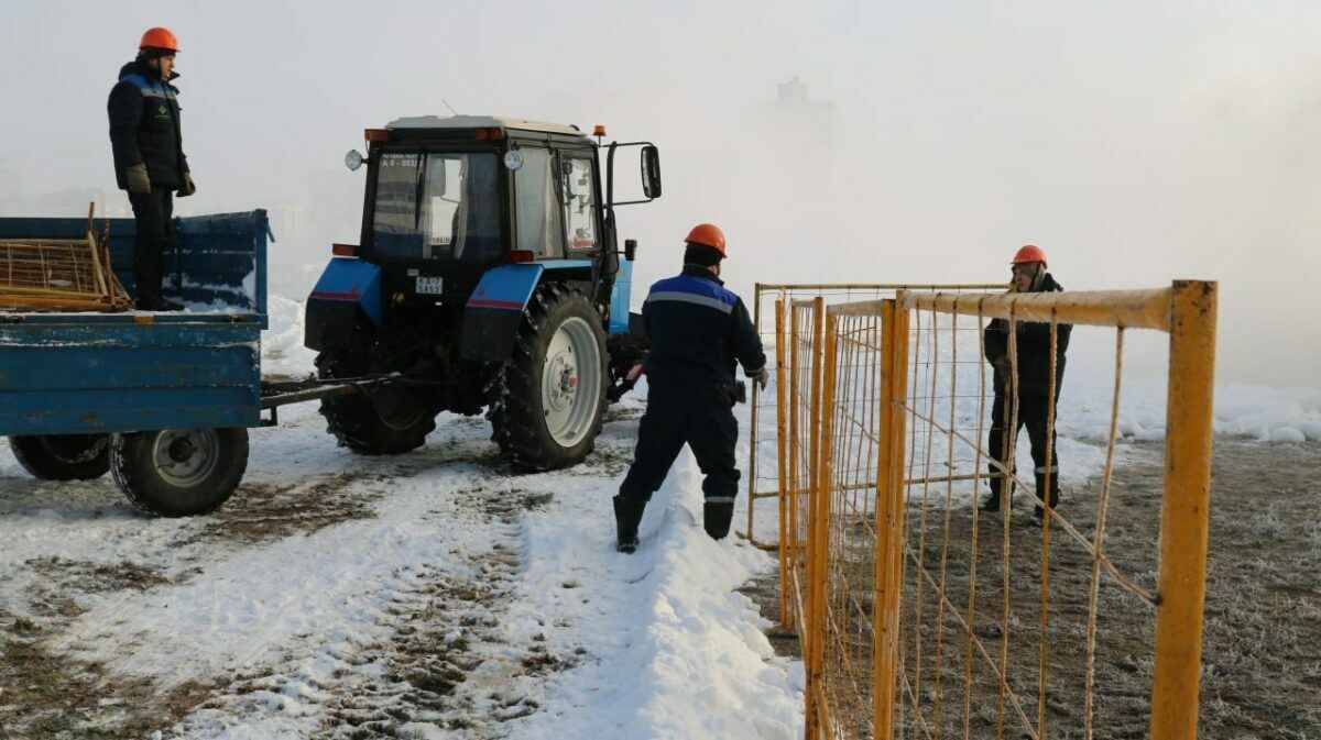 Энергетики продлили ремонт повреждённой в Минске теплотрассы. Когда ждать «нормального» тепла?