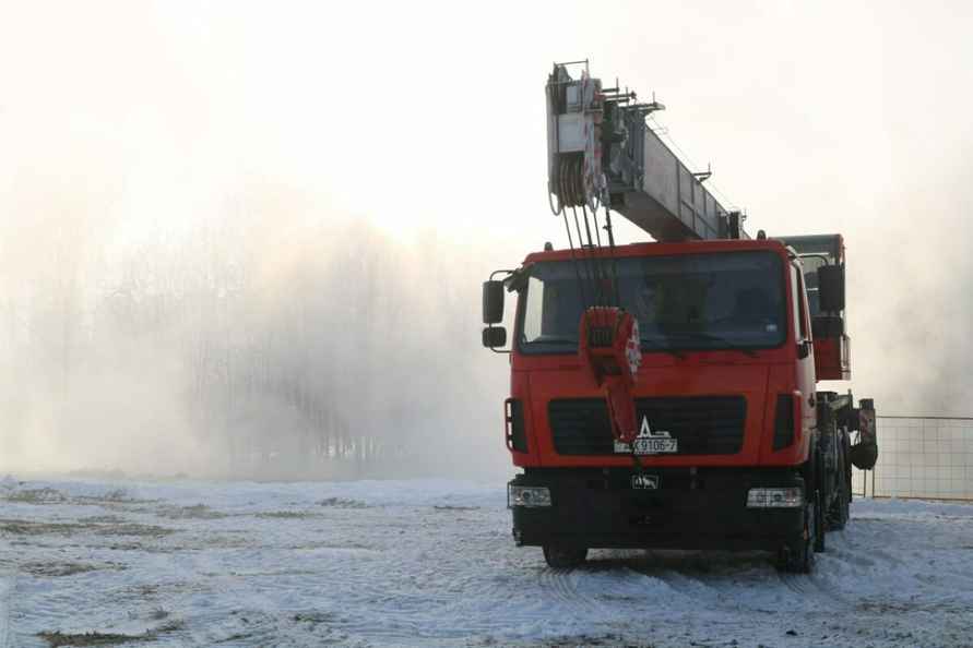 Энергетики продлили ремонт повреждённой в Минске теплотрассы. Когда ждать «нормального» тепла?