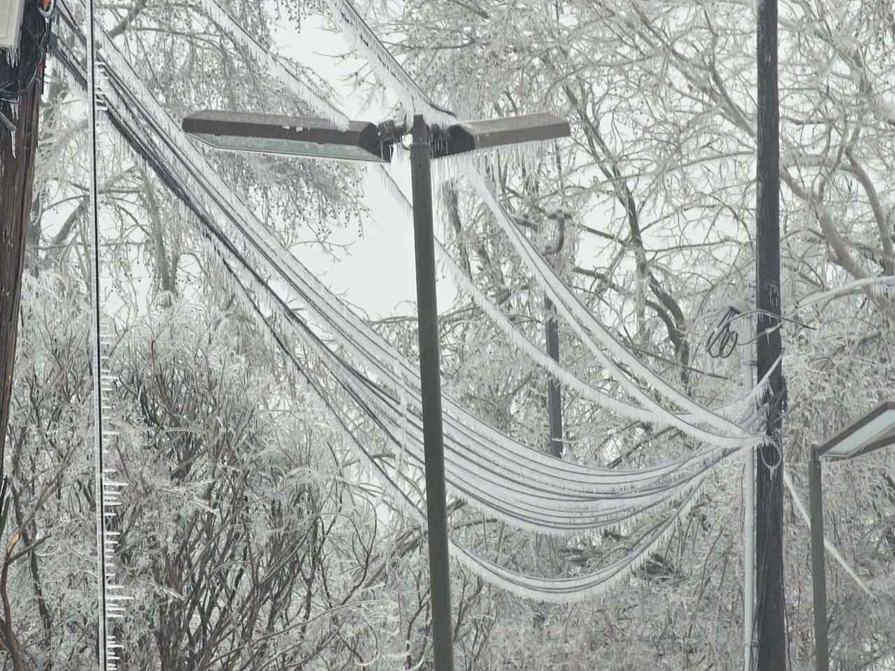 Ущерб от ледяного шторма в США, оставившего без света миллион человек, оценили в 115 млрд долларов