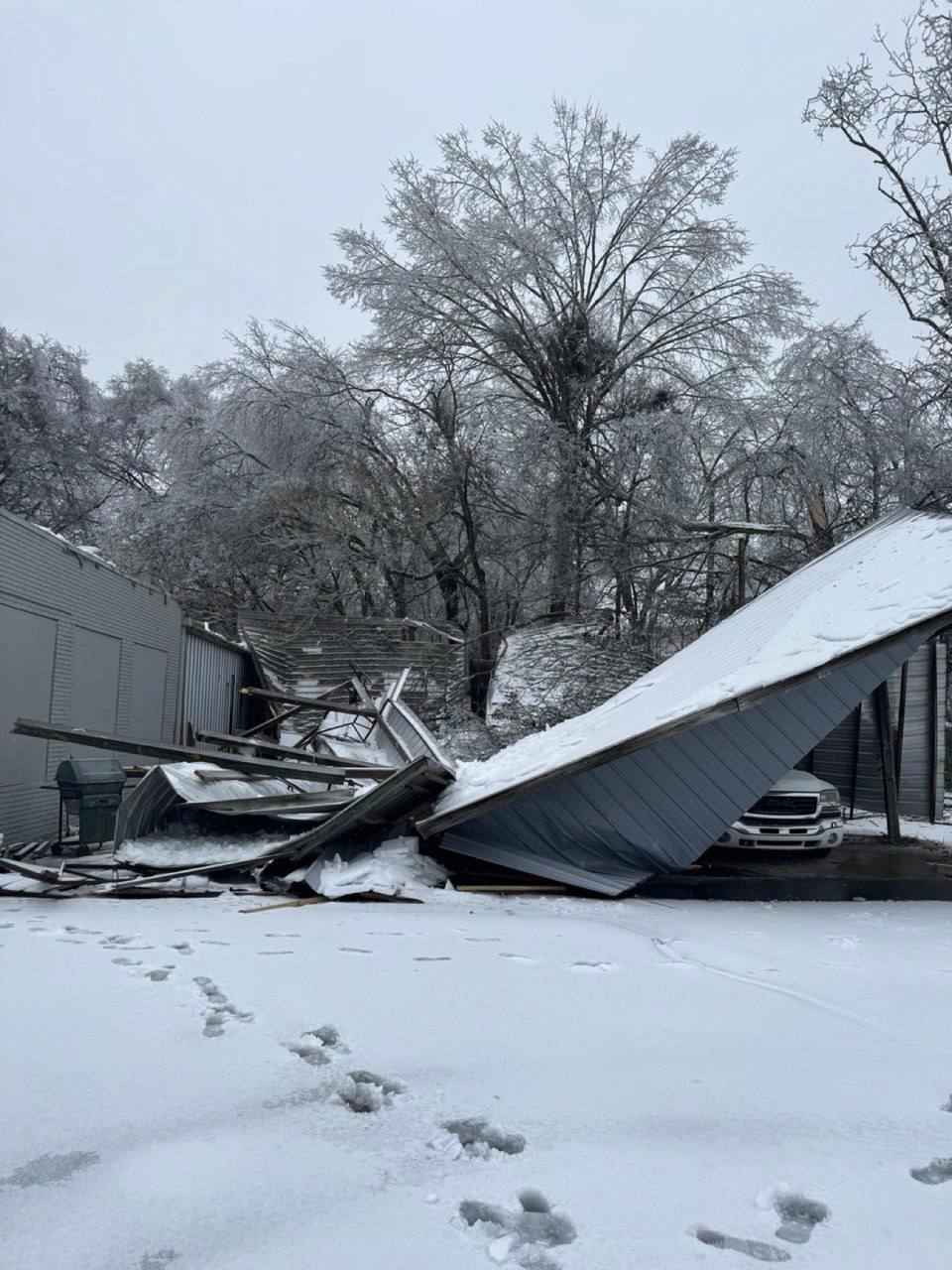 Ущерб от ледяного шторма в США, оставившего без света миллион человек, оценили в 115 млрд долларов