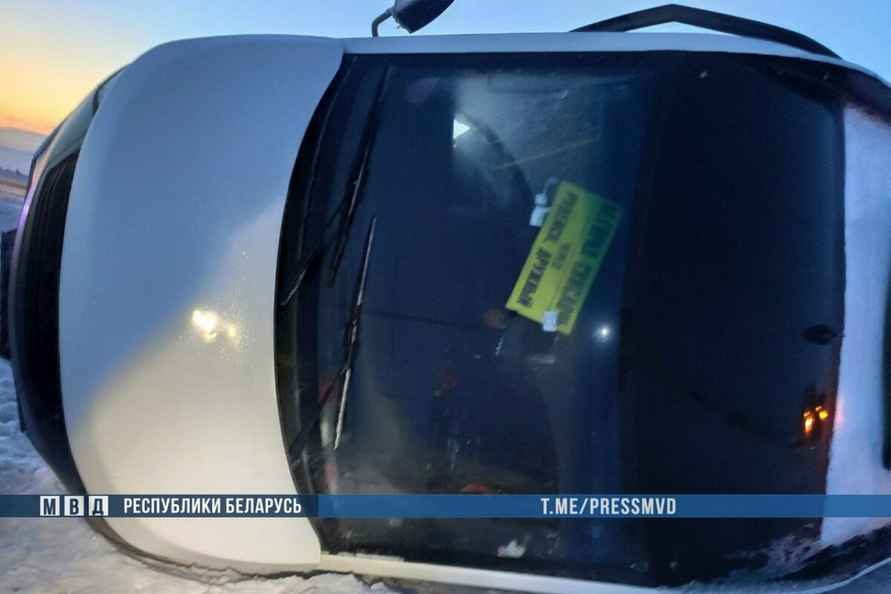 Под Марьина Горкой перевернулся автобус - 4 пассажира в больнице