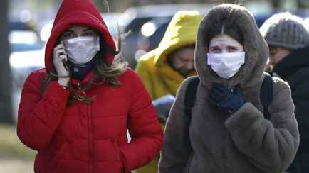 Минздрав попросил белорусов не ходить в людные места и ограничить контакты с больными