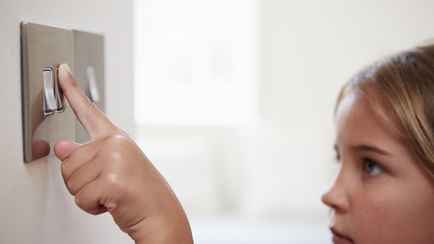 МинЖКХ попросило белорусов проверить цвет стен для экономии электричества