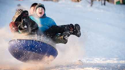 Минздрав Беларуси бьёт тревогу из-за популярной детской забавы. Пострадали больше 100 детей