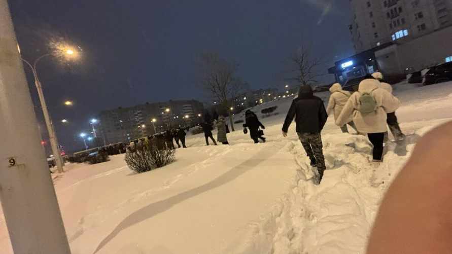 "Откажитесь от автомобилей!" - В Минске объявили красный уровень опасности