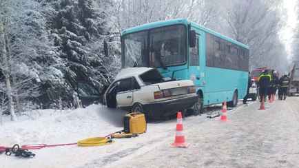 Под Полоцком легковушка вылетела навстречу рейсовому автобусу – двое погибших