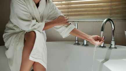 Минздрав попросил белорусов отказаться от горячих ванн в таких случаях