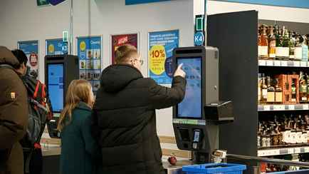 Белорусам на кассах самообслуживания придётся искать QR-код на ещё одном товаре?