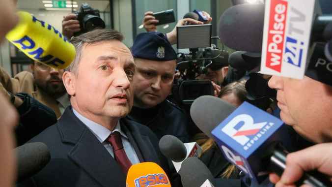 Экс-министр юстиции Польши сбежал в Венгрию