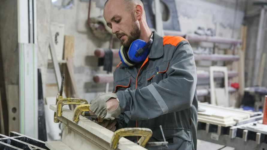 Может ли наниматель уволить белоруса, который параллельно открыл ИП? Адвокат пояснил, когда точно будут последствия