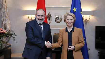 Евросоюз направляет в Армению инфоспецназ для борьбы с влиянием России — «Азатутюн»