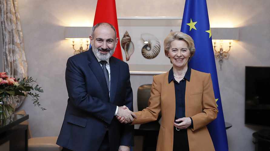 Евросоюз направляет в Армению инфоспецназ для борьбы с влиянием России - "Азатутюн"