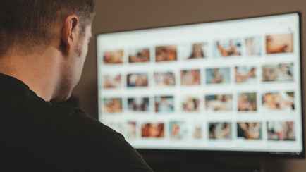 В Госдуме РФ предложили запретить бездетным россиянам смотреть порно