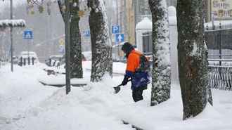 Оранжевая опасность шагает по Беларуси. Кому потребуется «небольшое количество алкоголя», а кому — сидеть дома