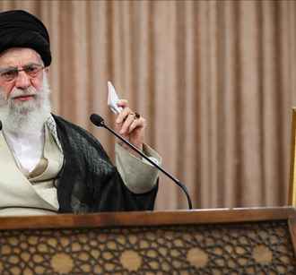 Иранский журналист в прямом эфире по ошибке сказал «смерть Хаменеи». Реакция была мгновенной