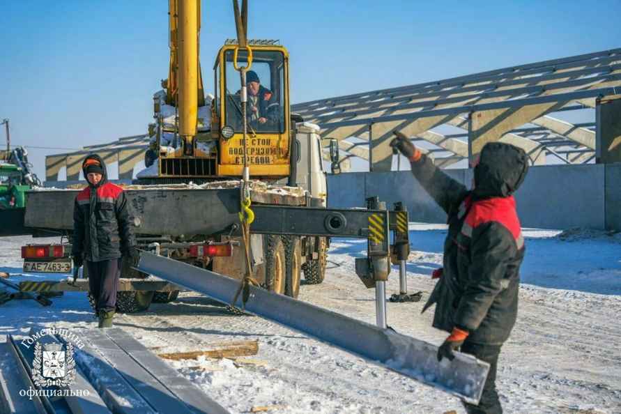 На Гомельщине показали стройку самой большой в Беларуси свинофермы на 100 тыс голов