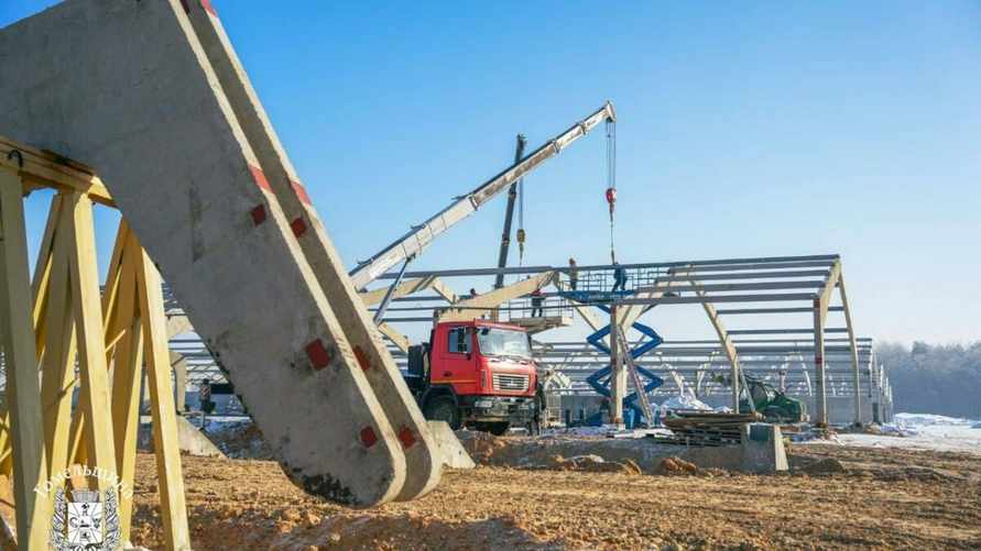 На Гомельщине показали стройку самой большой в Беларуси свинофермы на 100 тыс голов