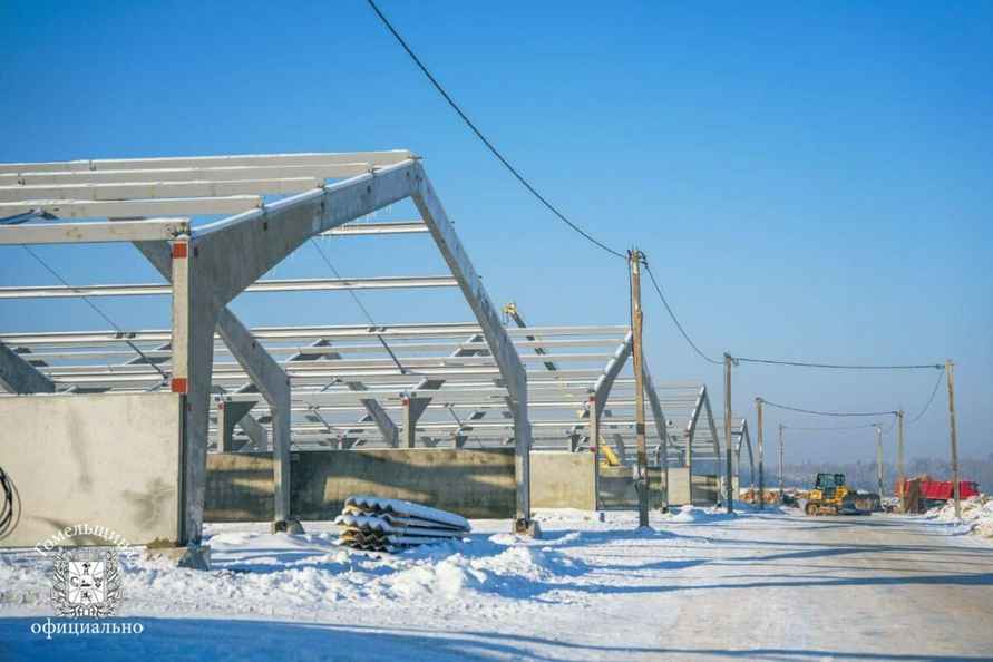 На Гомельщине показали стройку самой большой в Беларуси свинофермы на 100 тыс голов