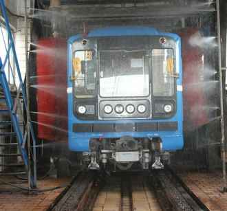 Появились кадры из «поездомойки» в Минске — «Обычно пассажиры этого не видят»