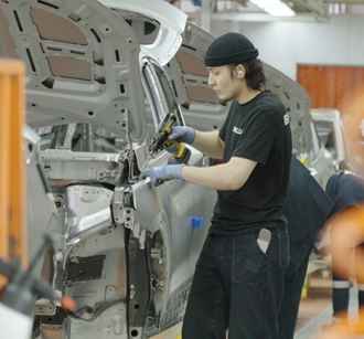 «БЕЛДЖИ» позвало белорусов на сборку машин в связи с расширением. Заплатят ли среднюю зарплату по стране?