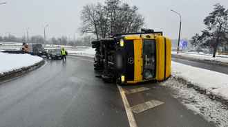 В Минске на Партизанском проспекте «прилёг отдохнуть» грузовик