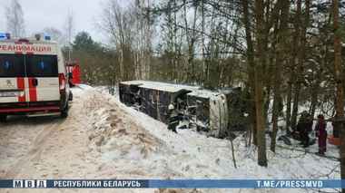 Под Минском перевернулся автобус с 47 пассажирами